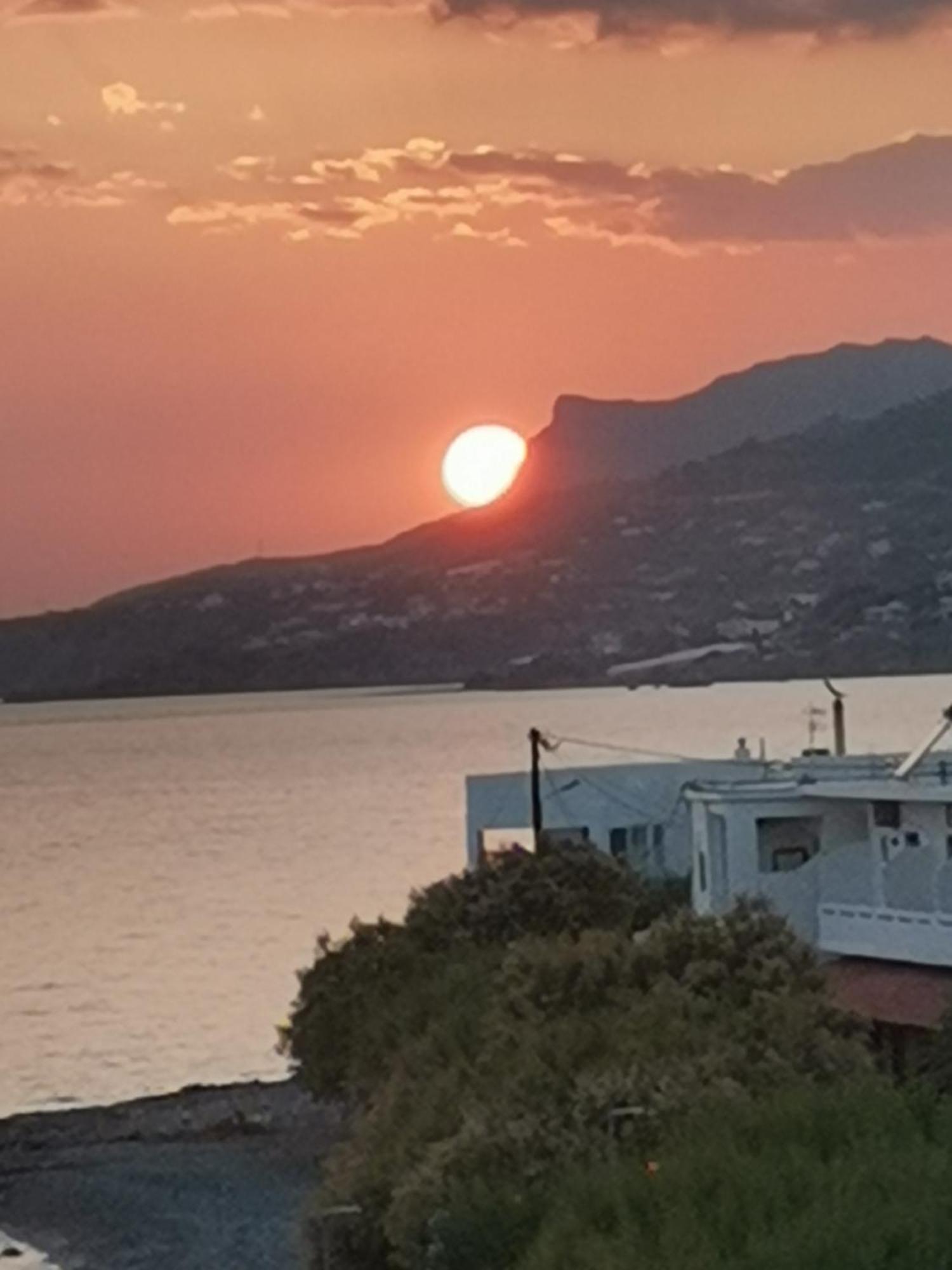 Stratos Sunset House Apartment