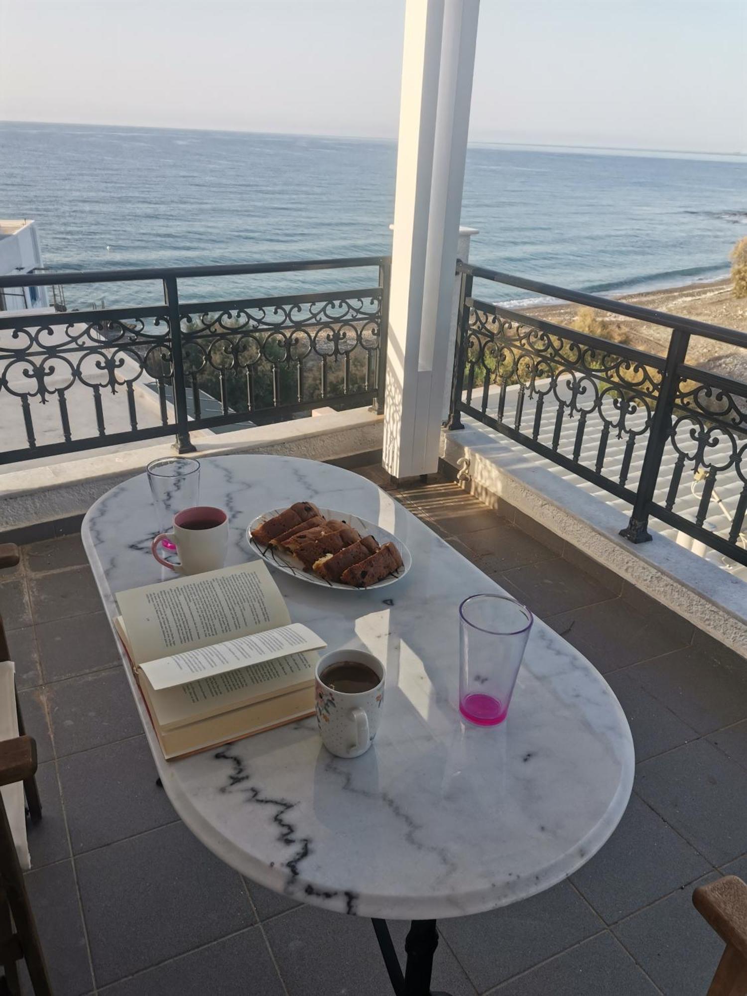 Stratos Sunset House Apartment Koutsourás